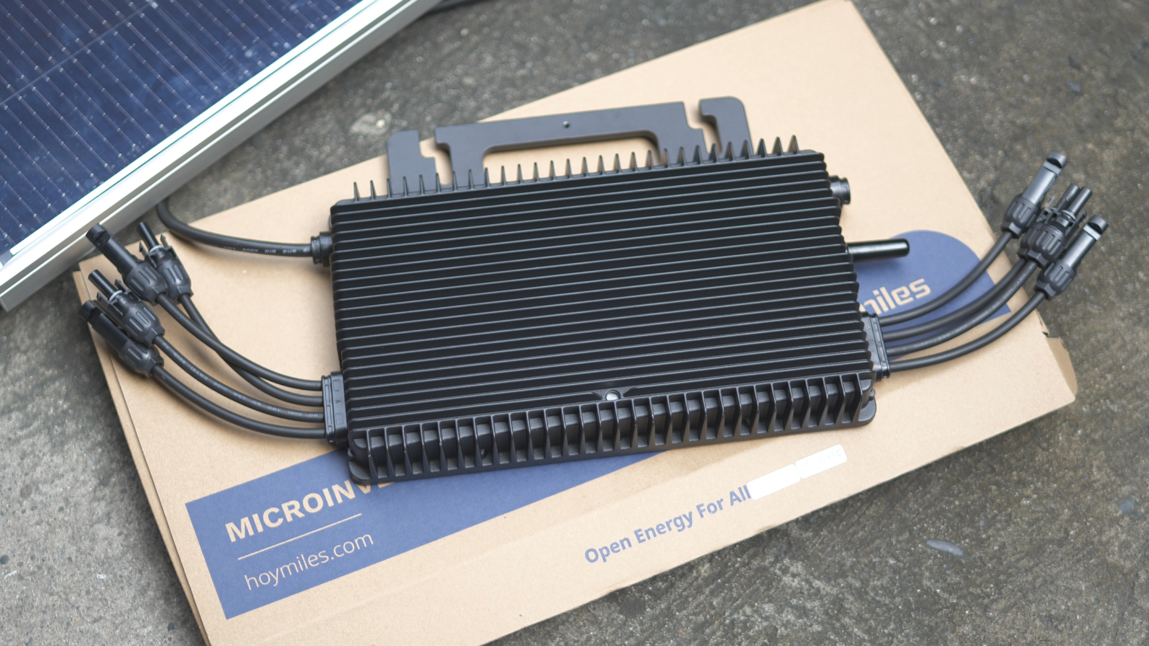 Hoymiles DIY Solar with 10 (M) Plug